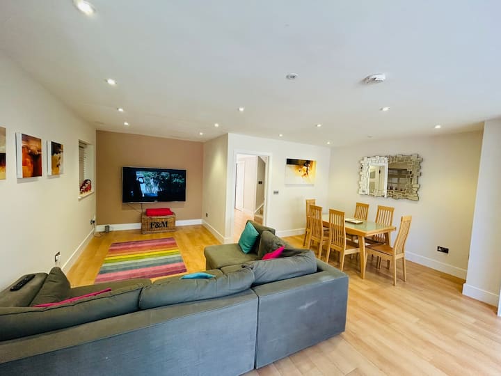 Spacious 3-4 Bedroom House, Garden & Free Parking - トゥイッケナム