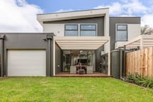 ALL THE 4 UNITS rental in Williamstown North