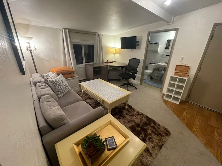 Pringle Creek Furnished Flat, Tree House Cozy Feel - Salem, OR
