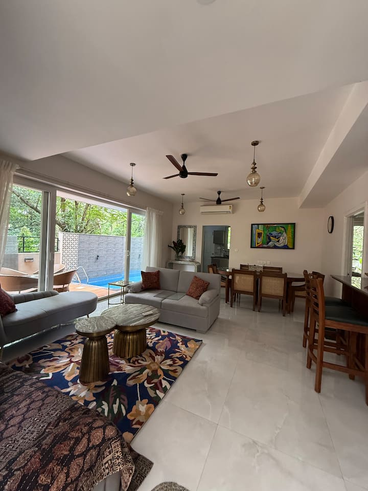Living room image 2