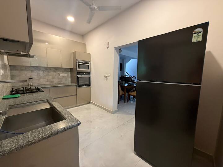Kitchenette image 4