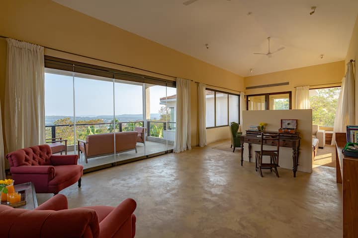 Living room 2 image 2