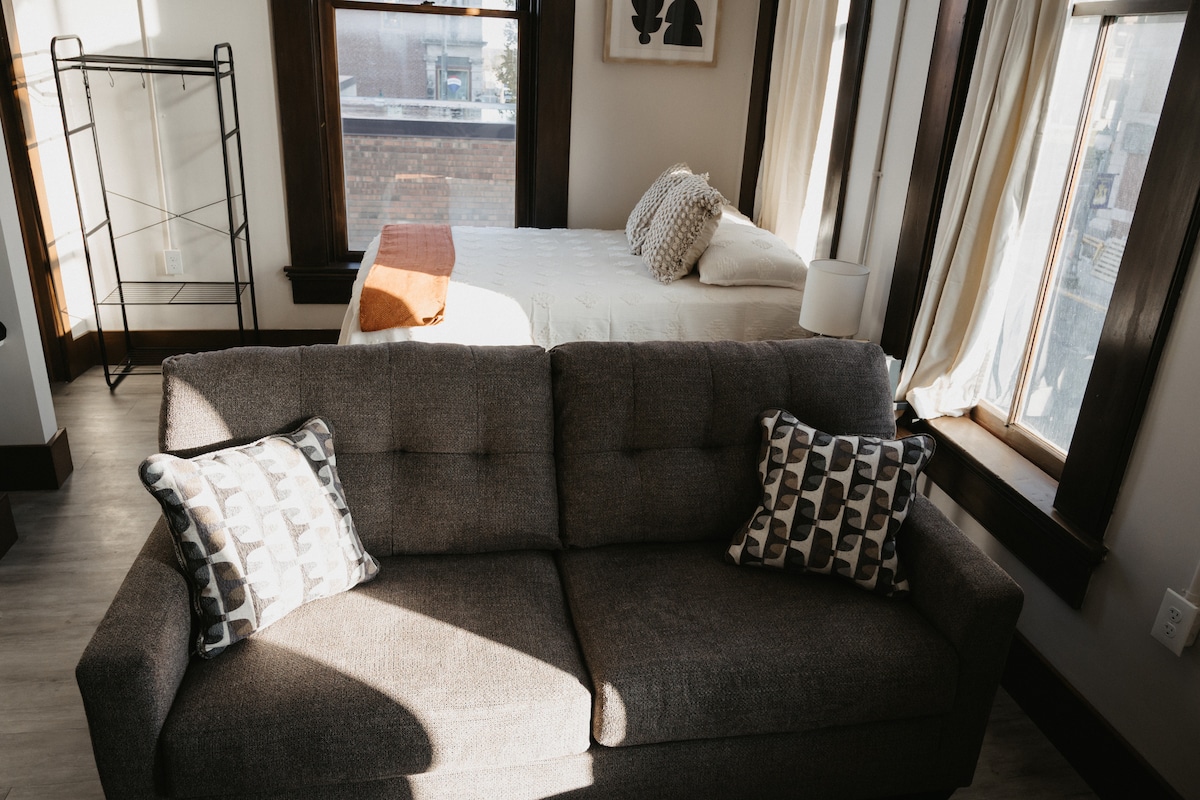 The Neighborhood Lofts