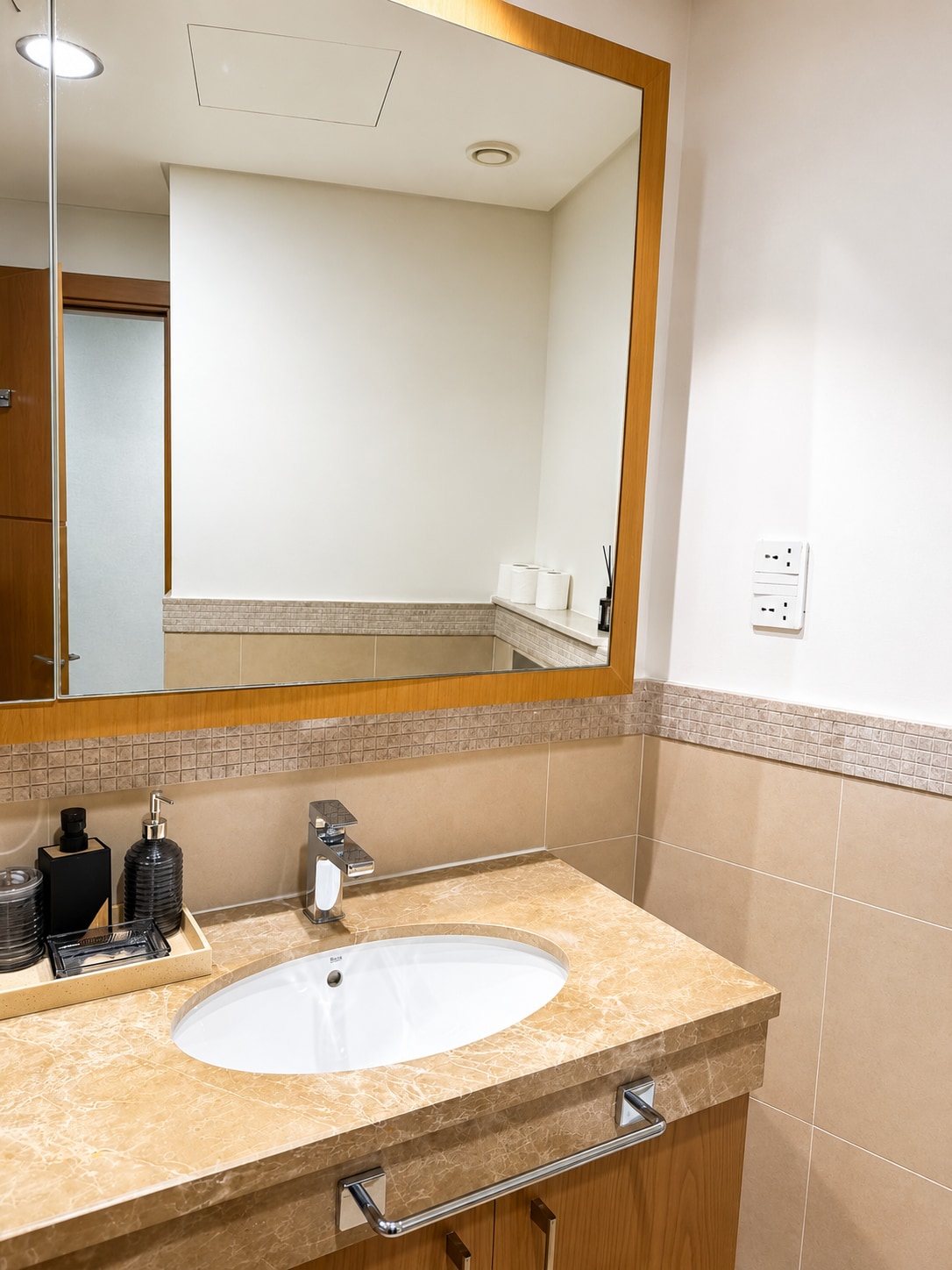 2 Bedroom Furnished Apartment with Burj Khalifa View | Burj Vista 12
