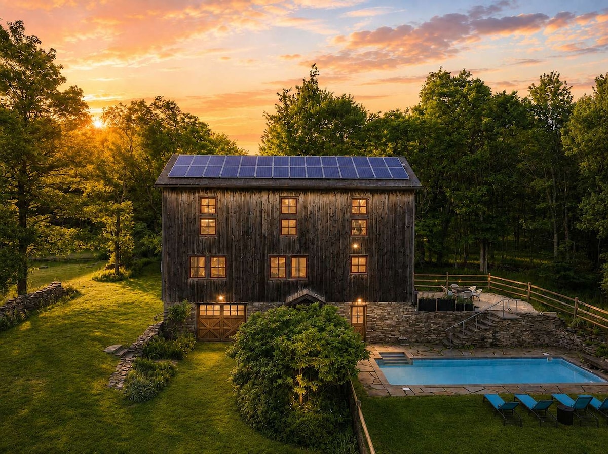 La Estancia: Historic Barn | Pool + Pickleball •
