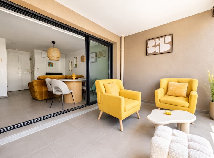 F2 Moderne Climatisé Avec Terrasse Et Garage Privé - Saint-Raphaël