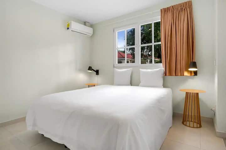 2 Inviting Rooms W/ Terrace + Outdoor Pool Access - Curaçao