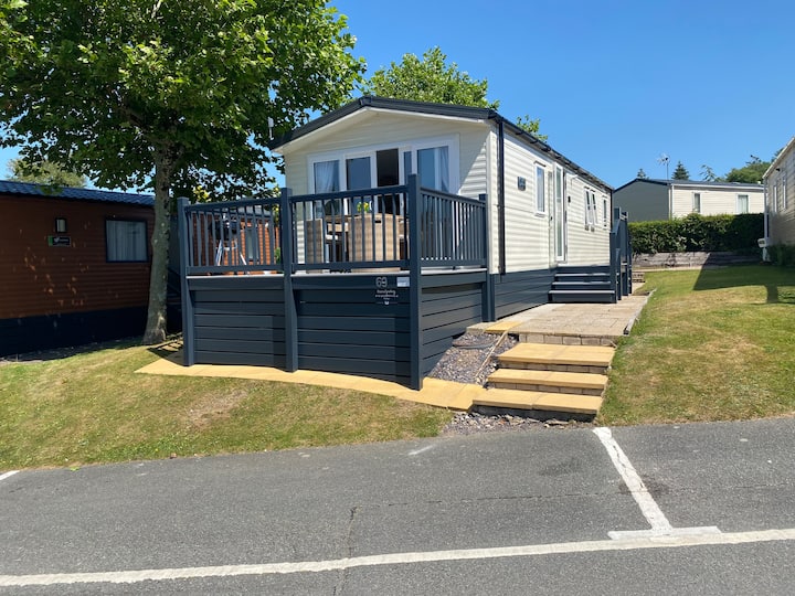 Luxury Holiday Caravan On A 5 Star Park - Anglesey