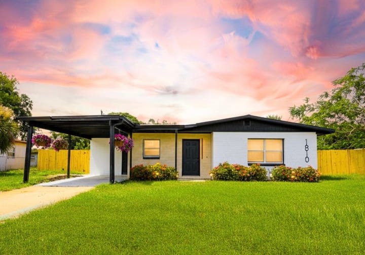 Spacious Cocoa Retreat | Near Beach & Port - Cocoa, FL