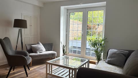 Top performing Airbnb: Hidden Gem @Heart of Glasgow WestEnd home retreat in Govan