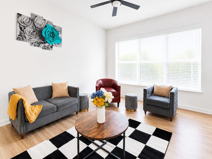 Fancy 2 Br-2br Uptown | Walk To Stadium, Boa, Nas - Charlotte