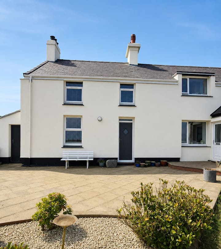 Charming Welsh Cottage With Breathtaking Views - Beddgelert