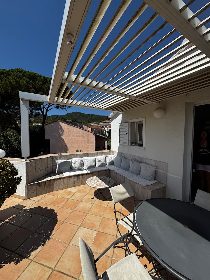 A little slice of paradise by the water - Apartments for Rent in