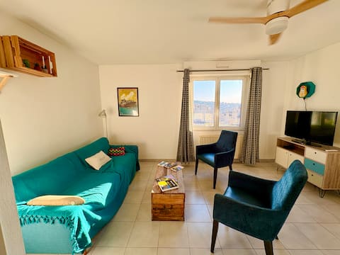 Propriété Airbnb réussie: Apartment with balcony view, close to Cours Ju à Marseille