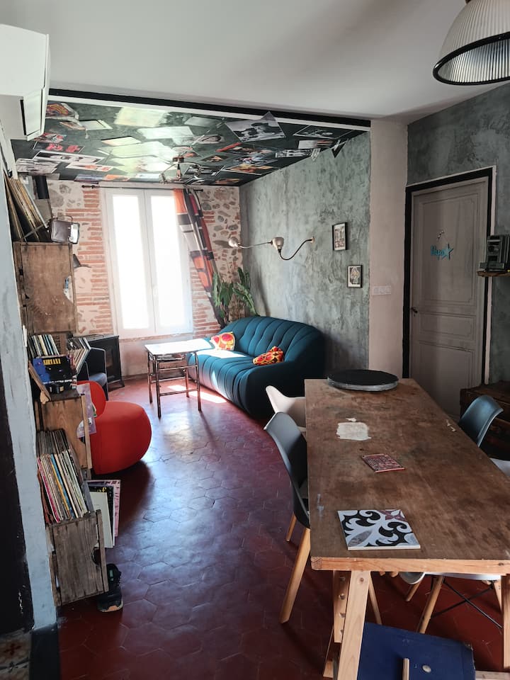 Patio Et Vintage, Réel Air Bnb De Charme. - Thuir
