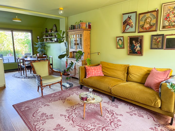Kleurrijk Huis Met Tuin In Oude Buurt In Amsterdam - Amsterdam