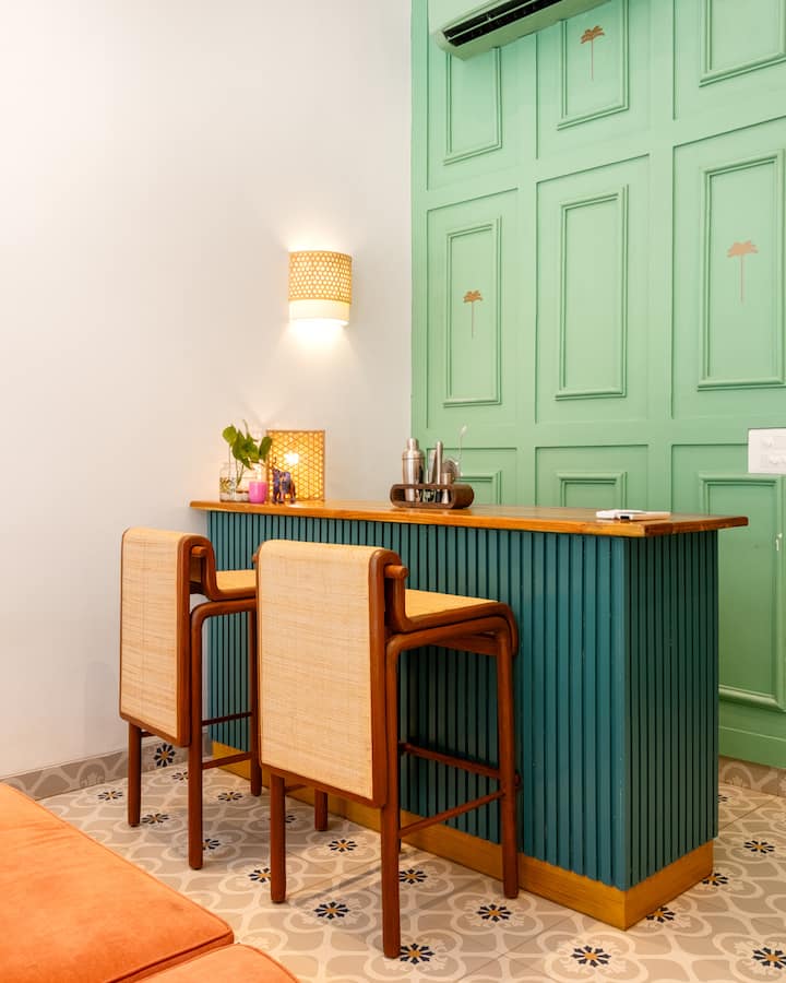 Dining area image 2