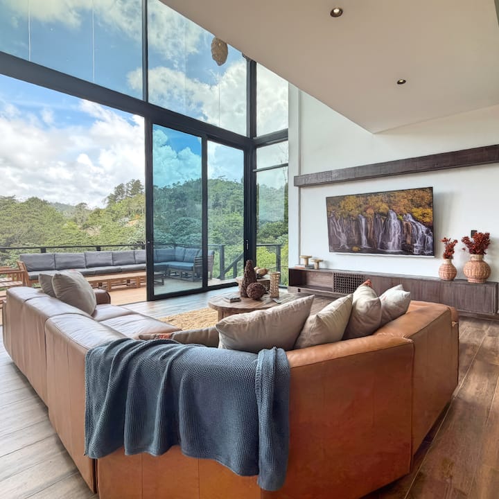 Jarinita Luxury and Rustic Village@ConstanzaHills