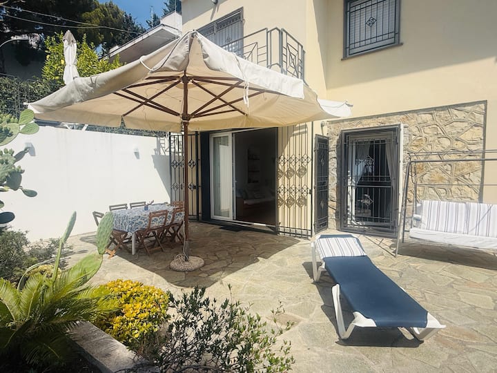 Villa Fronte Mare Con Terrazza - Alassio