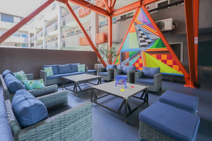 Three Deluxe 2q Units: Pillow-top + Sitting Area - San Diego, CA