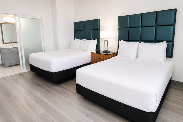 4 Deluxe 2q Units | 1 Mile To Gaslamp Quarter - San Diego, CA
