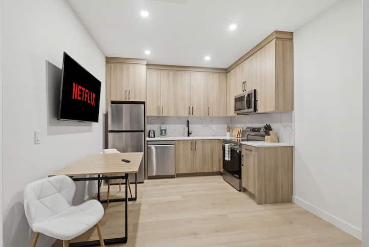 Brand New Cozy 2 Bed Entire Suite W/ Full Kitchen - 卡加利