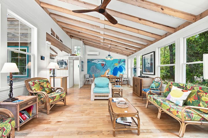 One-of-a-kind Artist Retreat, 4min Walk To Beach - Corolla, NC