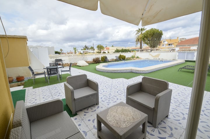 Casa Con Piscina Privada - Torrevieja