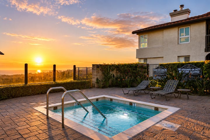 Ritz Pointe Condo | Pools  Hot Tubs  Patio - Laguna Beach
