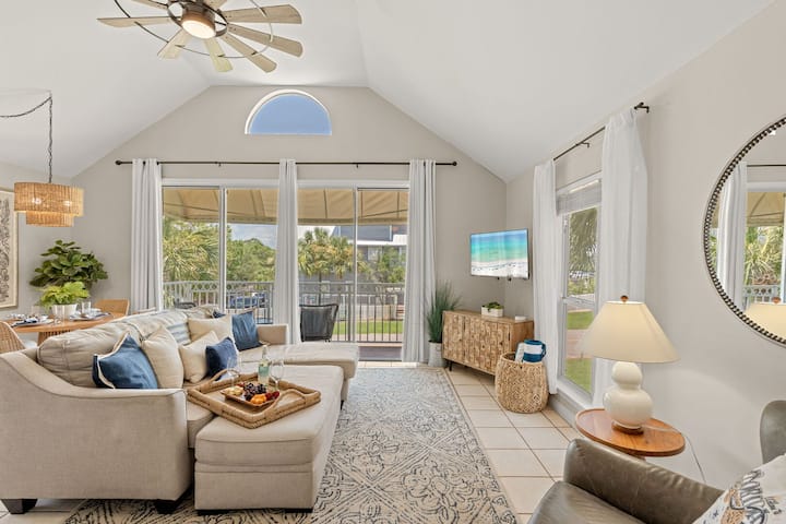 Sandcastle Soul | Steps To Beach + Pool + Fun - Destin, FL