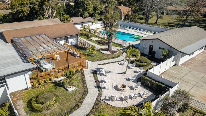 12 Br Estate! | Heatedpool, Pickle, Gamerm, Events - ダニーディン, FL