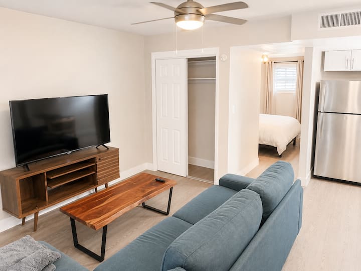 Affordable Arcadia Getaway | Poolside | Sleeps 2 - Phoenix Zoo, Phoenix