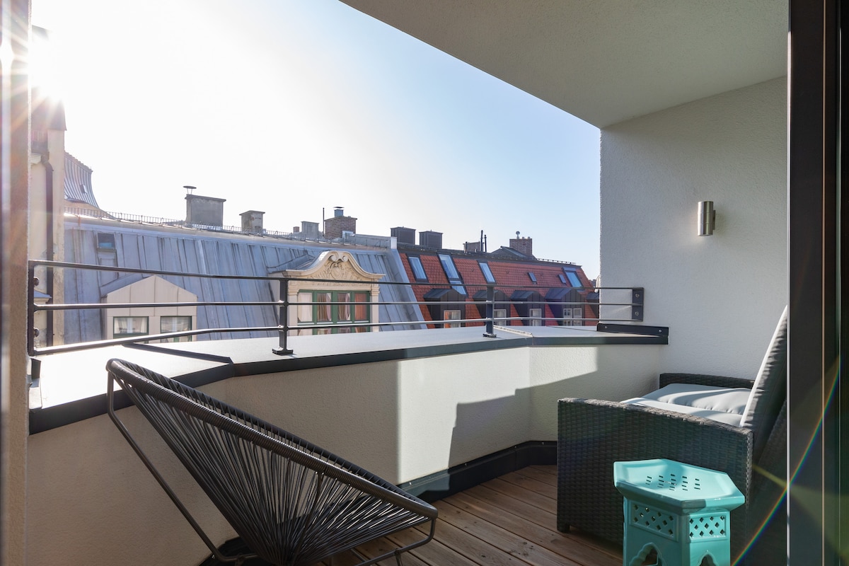 2 bedroom apartment with balcony in the center of Munich
