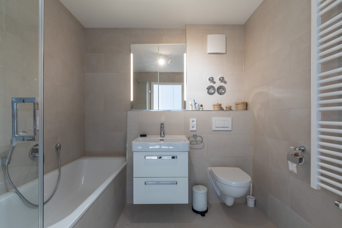 2 bedroom apartment with balcony in the center of Munich