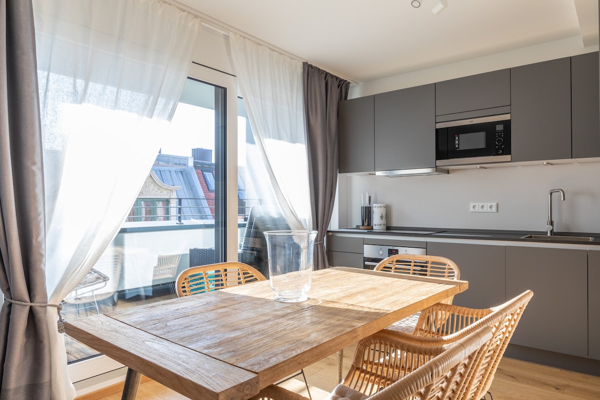 2 bedroom apartment with balcony in the center of Munich