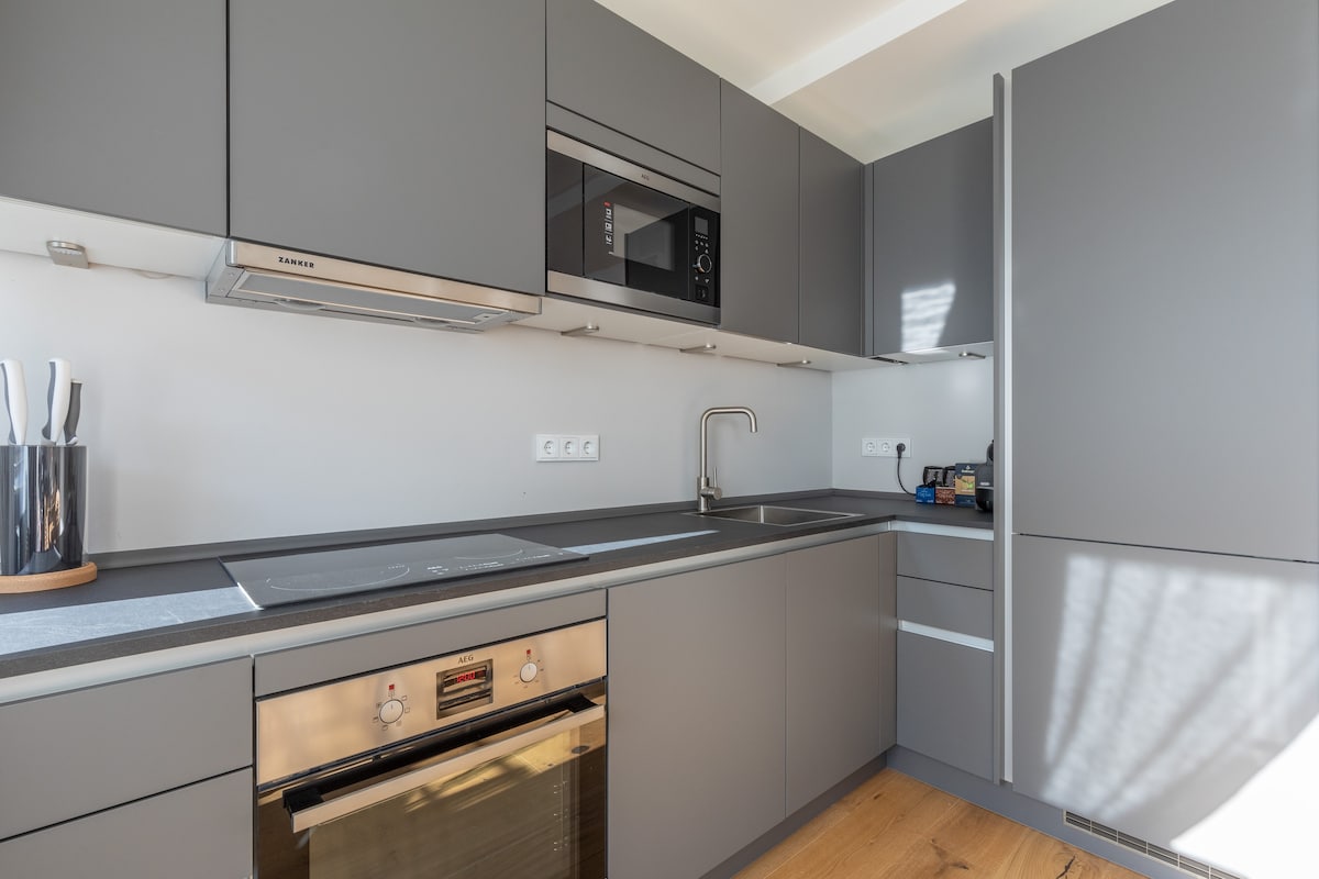 2 bedroom apartment with balcony in the center of Munich