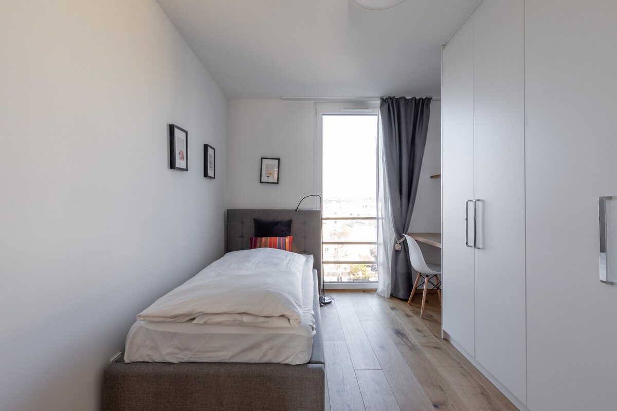2 bedroom apartment with balcony in the center of Munich
