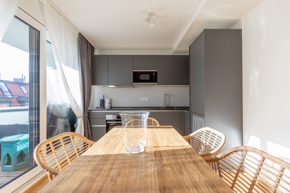 2 bedroom apartment with balcony in the center of Munich