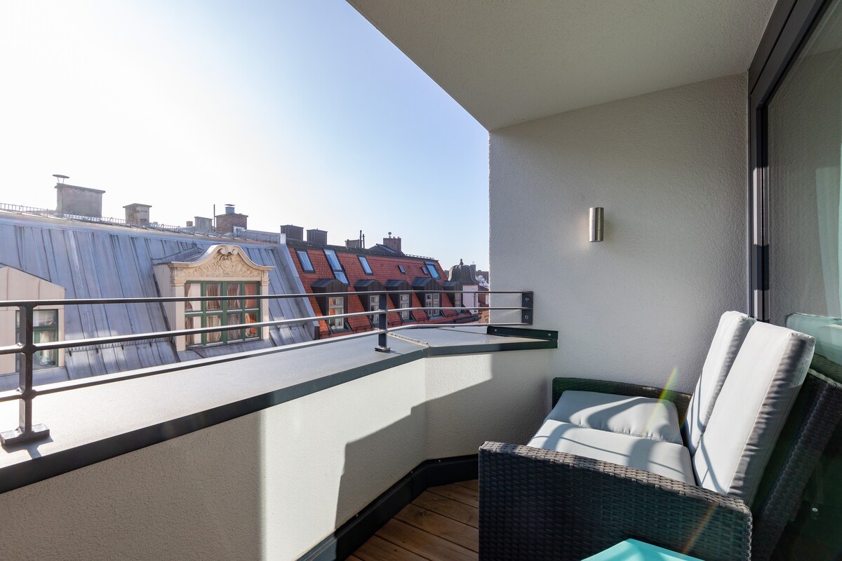 2 bedroom apartment with balcony in the center of Munich