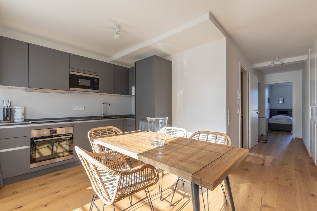 2 bedroom apartment with balcony in the center of Munich