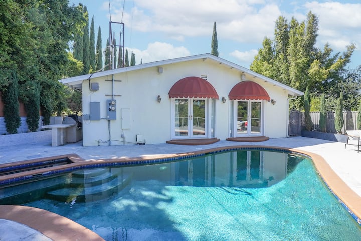 Hollywood Hills 3bed 2bath Home With Pool And Spa - Burbank, CA