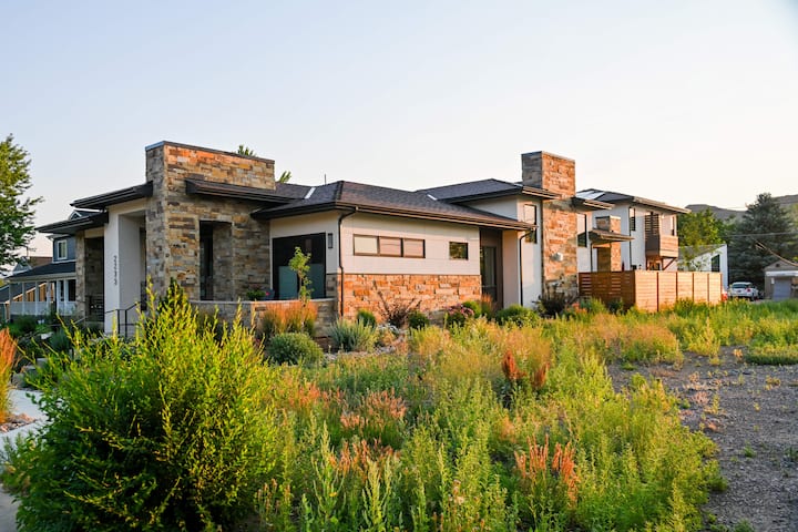 New Custom Luxury Home And Apartment - Evergreen, CO