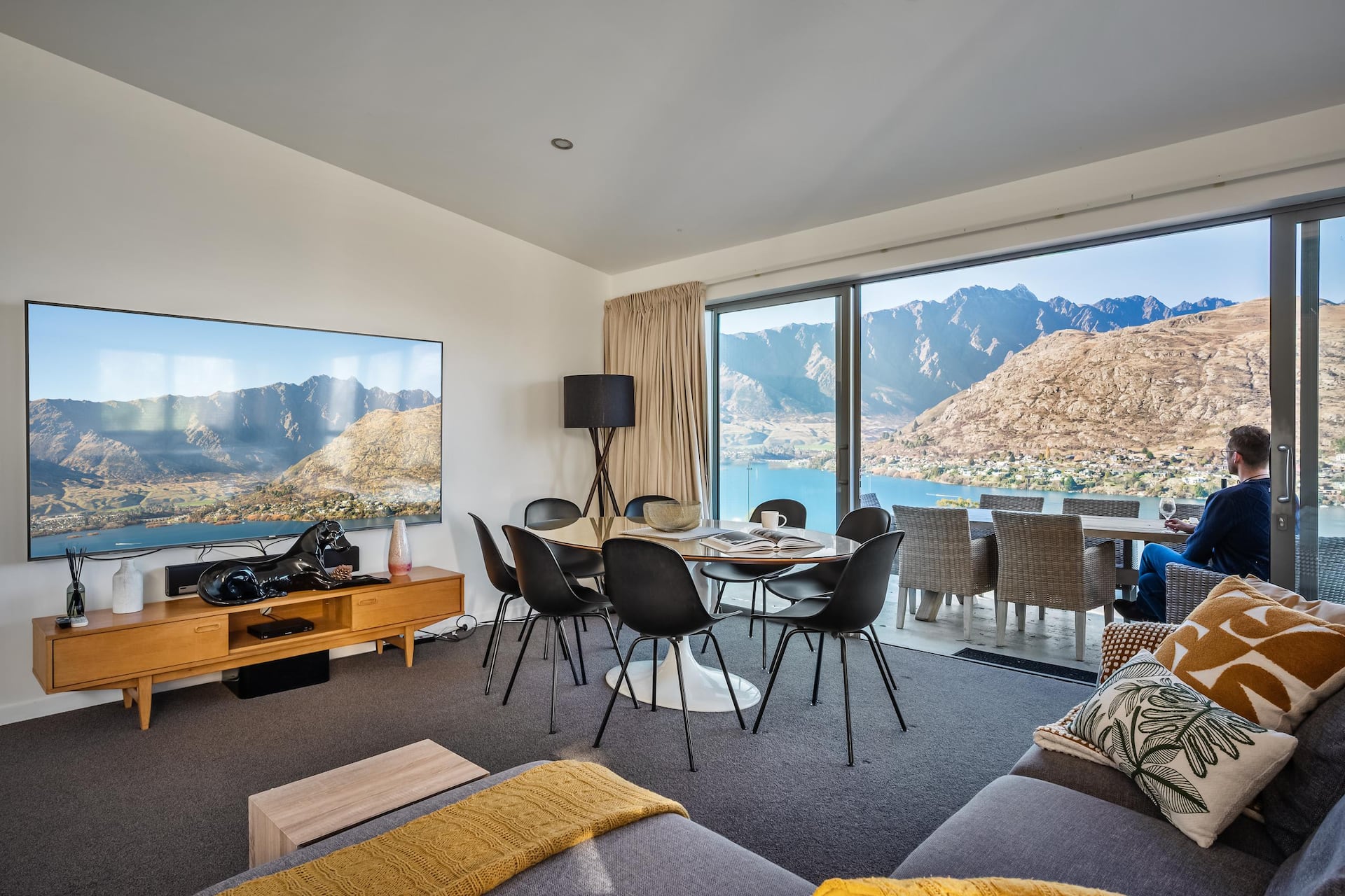Views on Goldrush Lake Views BBQ Free Parking