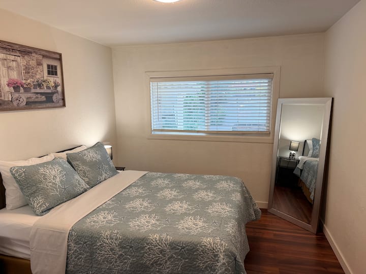 Cozy 1BR • Sleeps 4 • 13 Min to SeaTac Airport - Apartments for