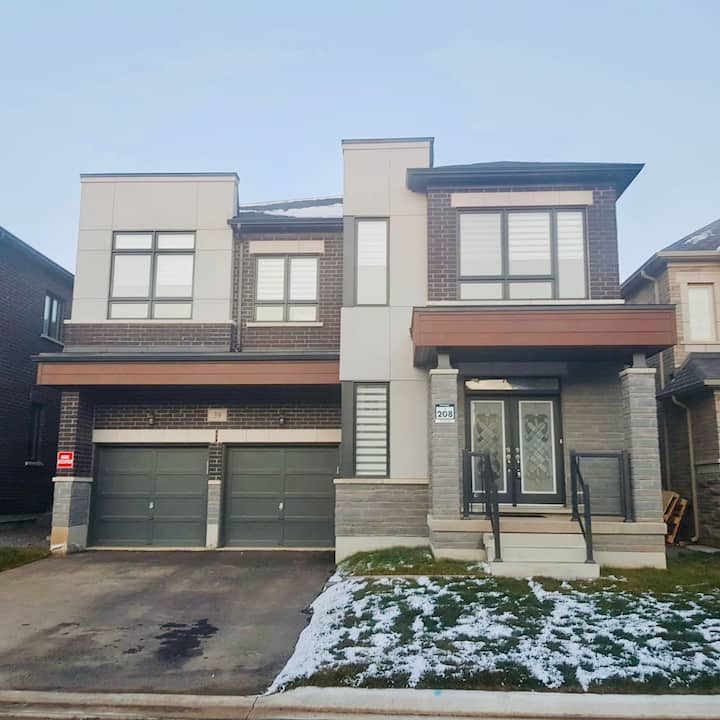 Executive 4br Luxury Home | Office | 3.5 Bath - 해밀턴