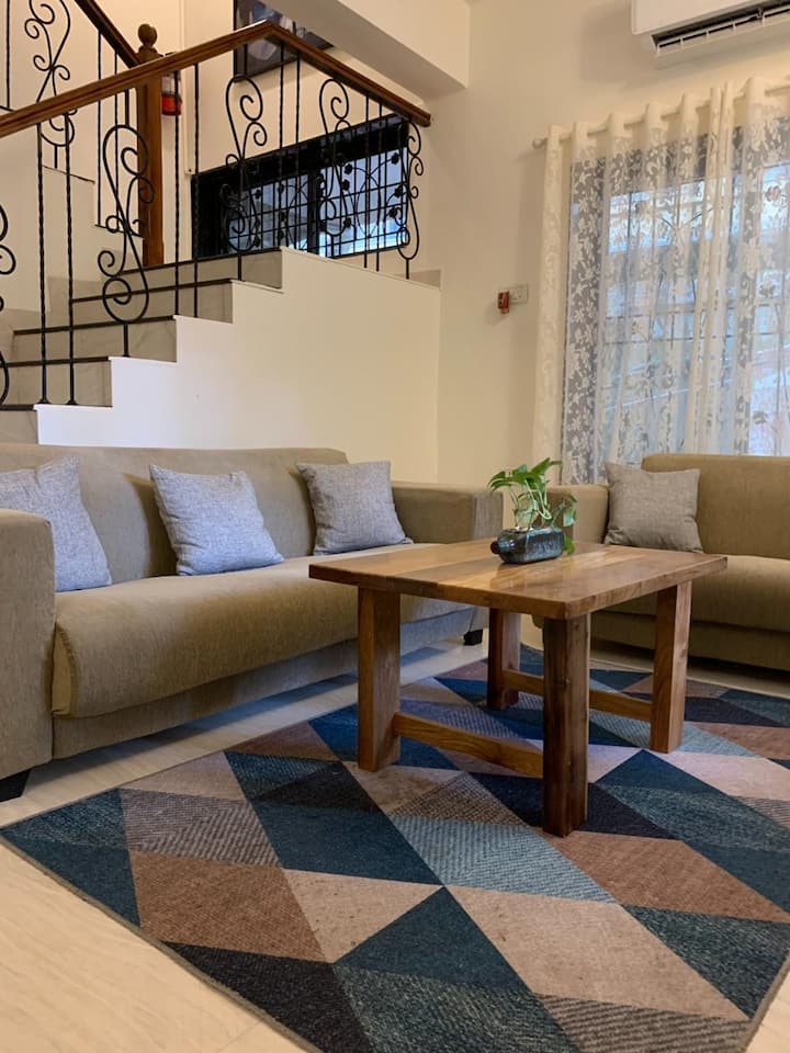 Living room image 4