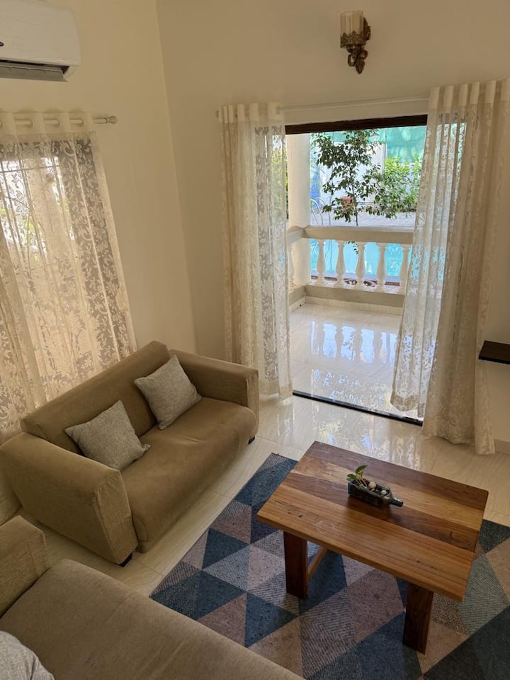Living room image 2