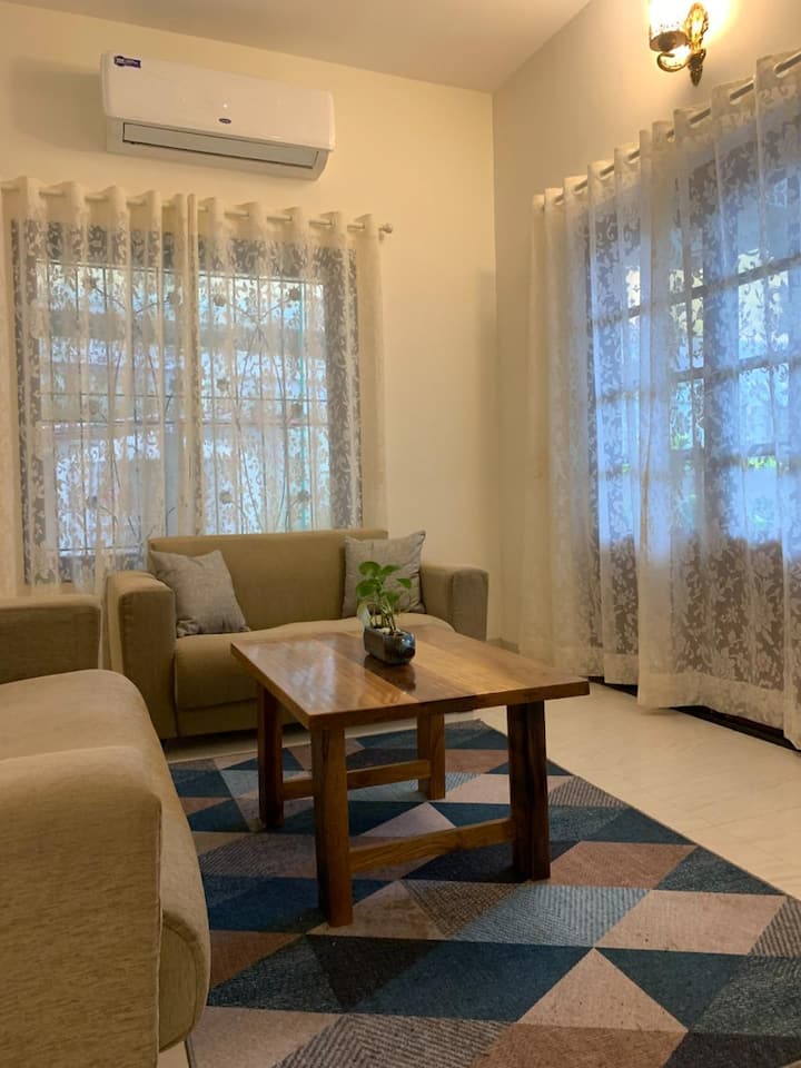 Living room image 3