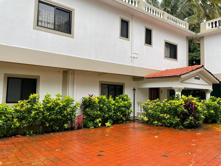 Exterior image 1