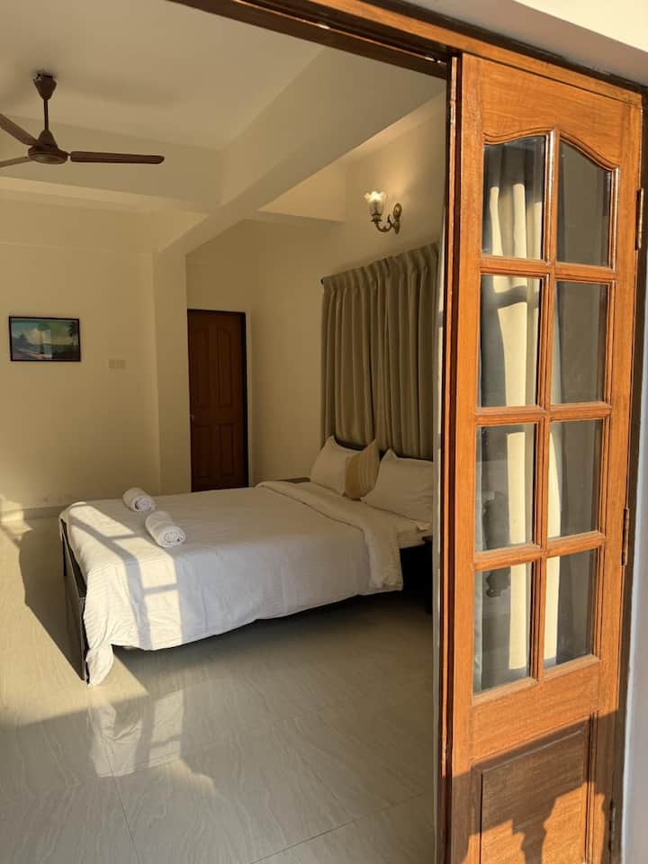 Bedroom 1 image 1
